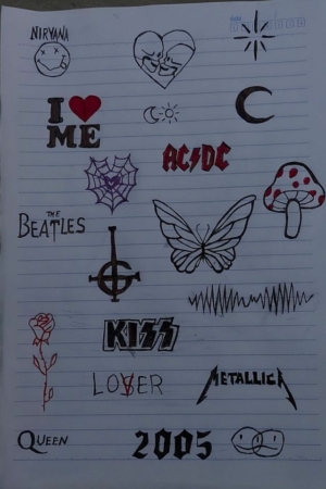 Uma página de caderno com desenhos de logotipos de bandas e rabiscos, incluindo Nirvana, AC/DC, The Beatles, KISS, Metallica, uma borboleta e um cogumelo. Para desenhar no caderno