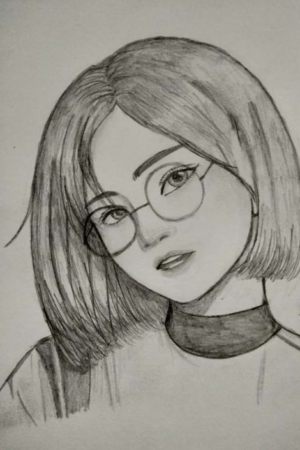 Desenho de uma mulher com cabelo até os ombros, usando óculos e uma blusa de gola alta, olhando levemente para o lado.