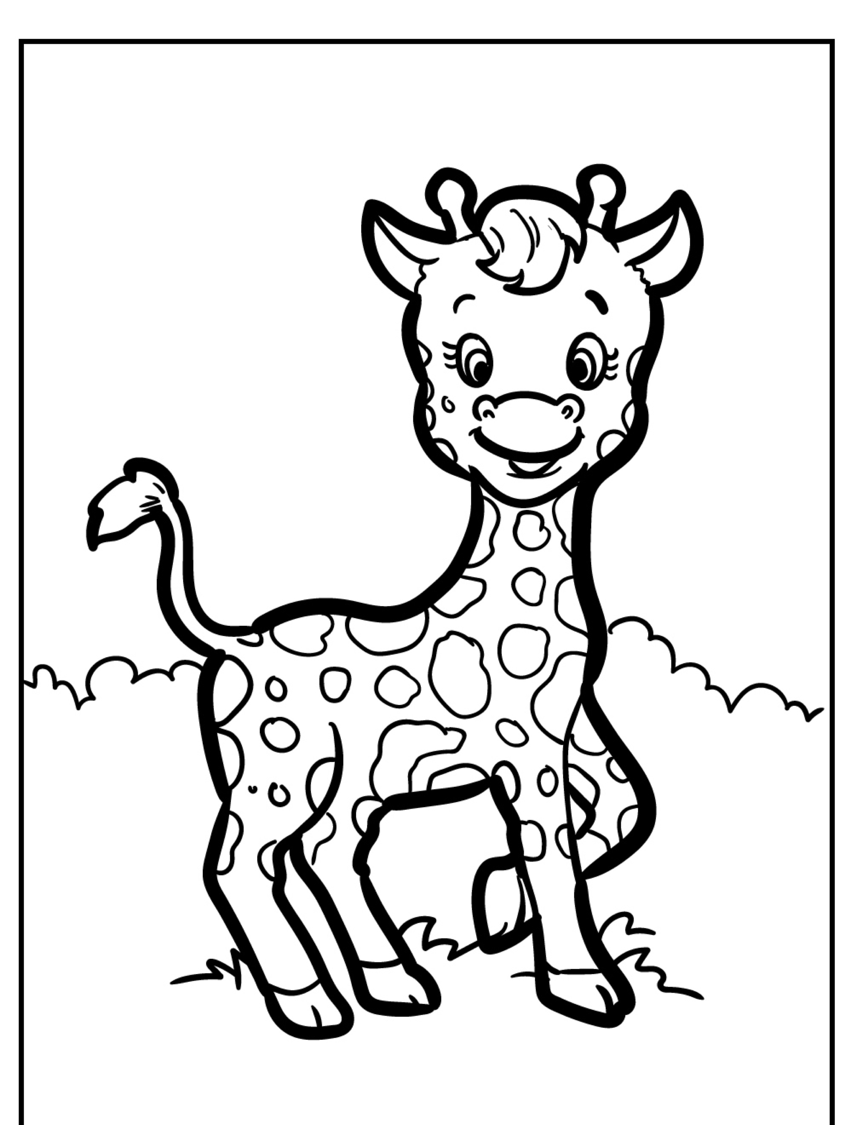 Desenho de uma girafa bebê feliz, com manchas, em pé na grama com um arbusto ao fundo, perfeito para colorir.