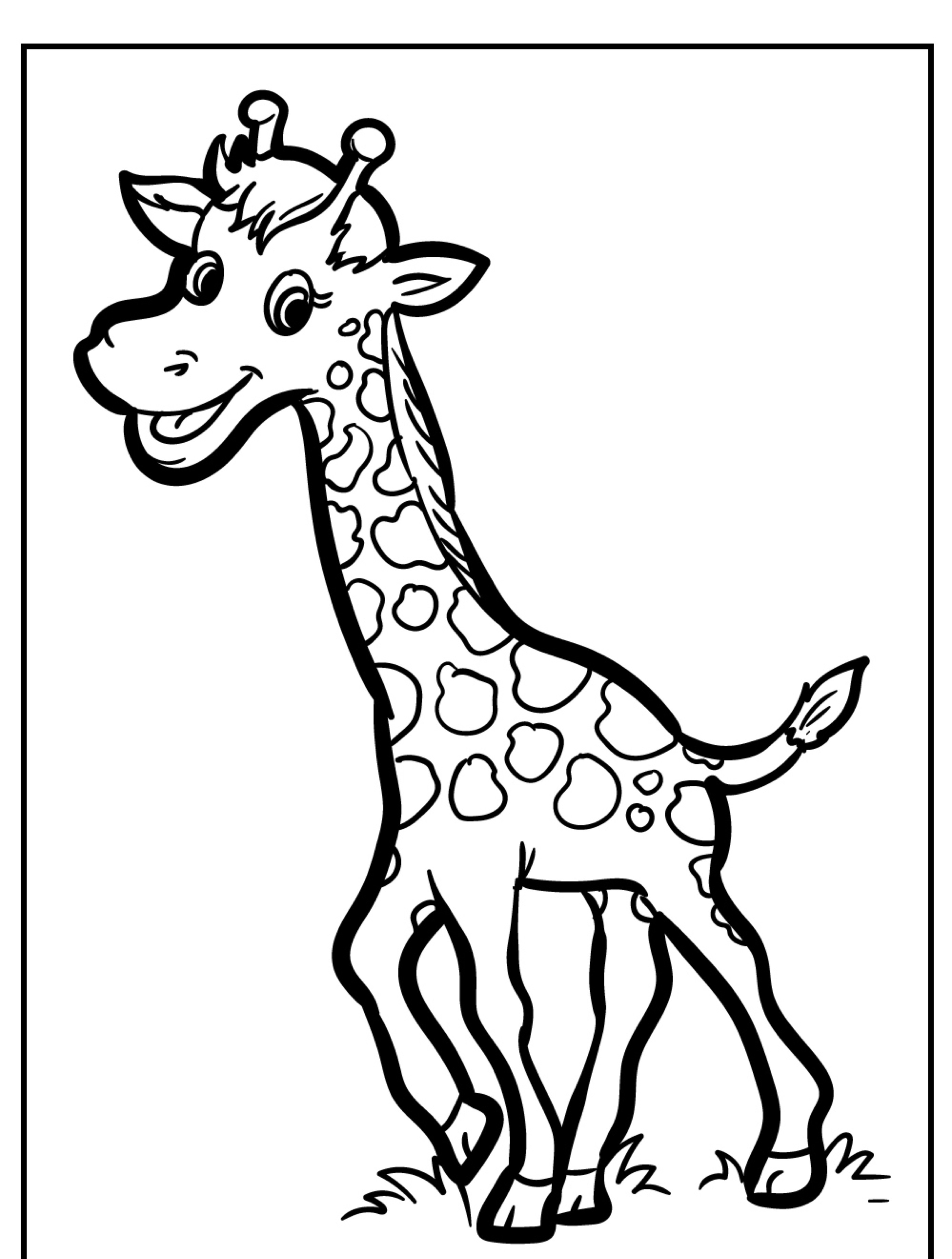 Um desenho em preto e branco de uma girafa com um rosto sorridente, em pé na grama, perfeito para colorir.