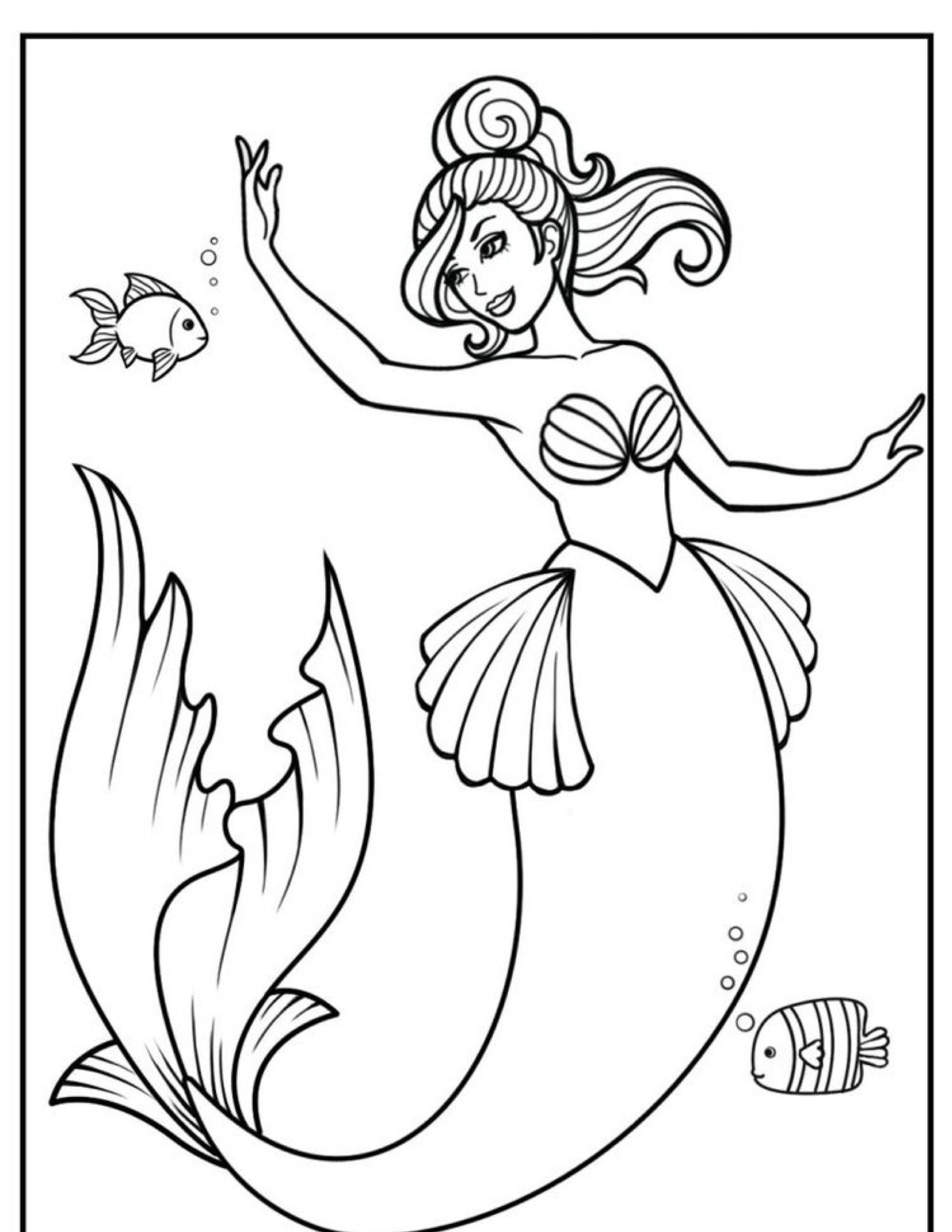 Uma sereia de cabelos longos nada debaixo d'água, cercada por dois peixes — um acima de sua mão e um perto de sua cauda. A cena lembra um desenho de Ariel, esperando para ser colorido por mãos imaginativas.