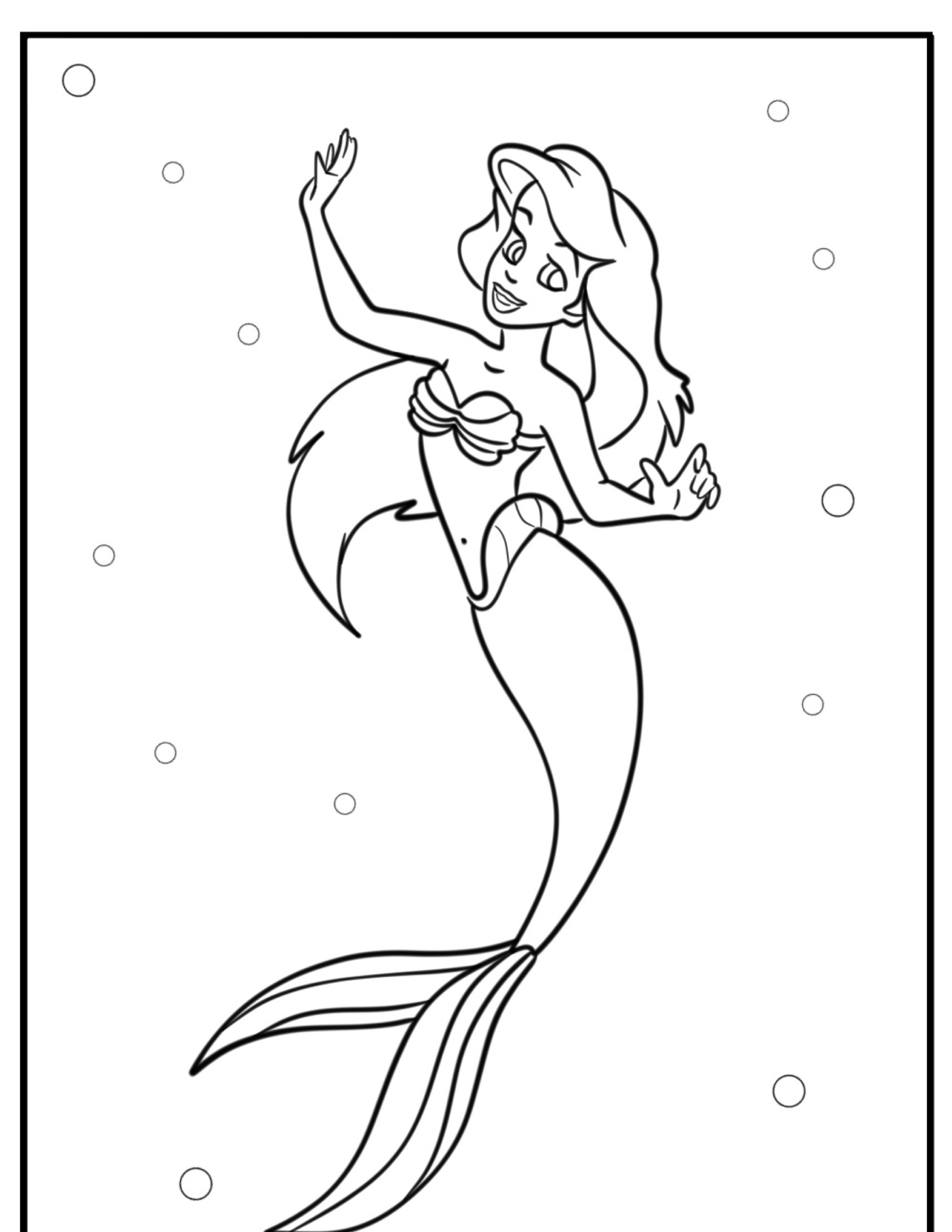 Uma sereia com cabelos longos e cauda está posando debaixo d'água com bolhas ao seu redor, parecendo um Desenho da Ariel pronto para colorir.