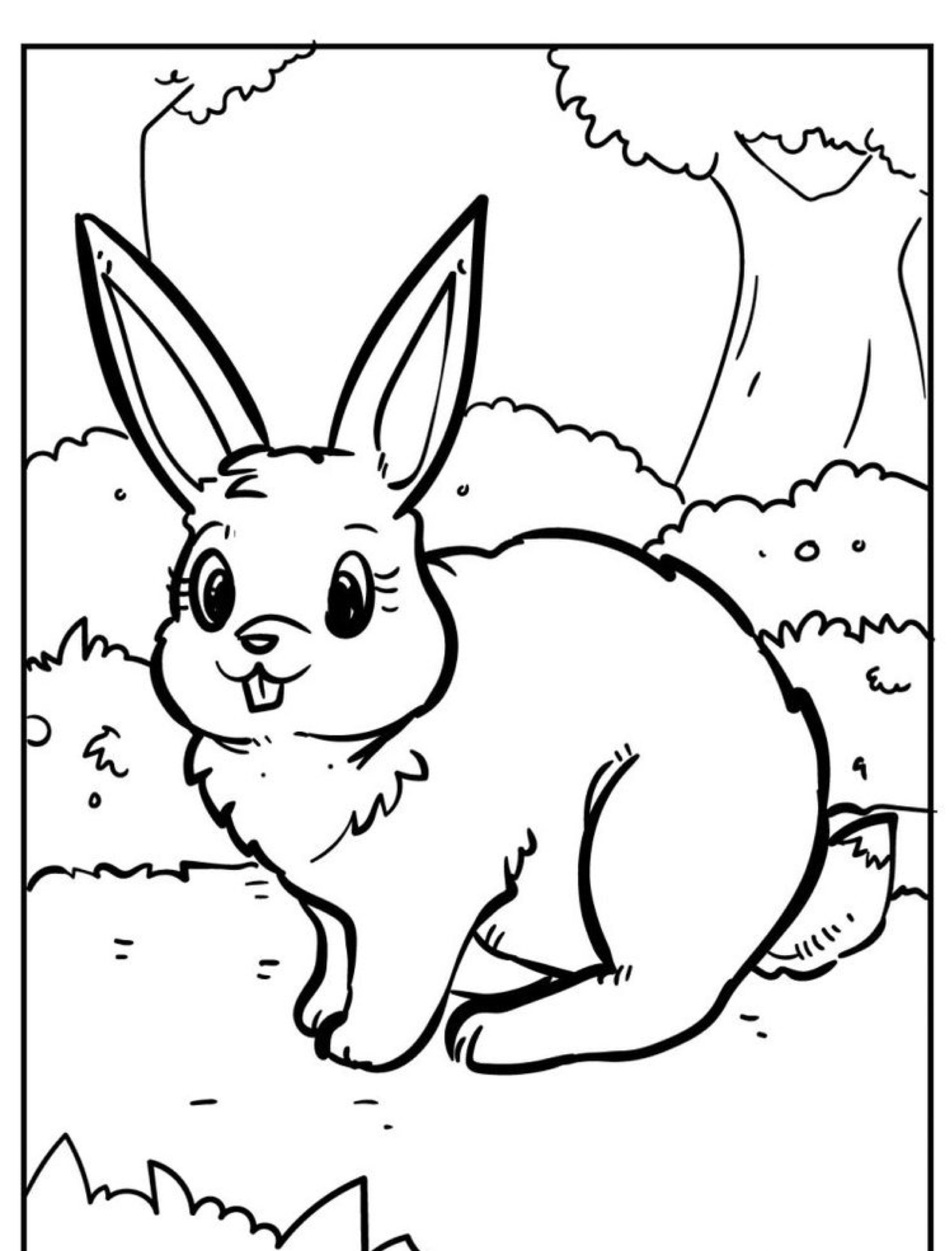 Um coelhinho de desenho animado com orelhas grandes sentado no chão em uma área florestal, perfeito para colorir.