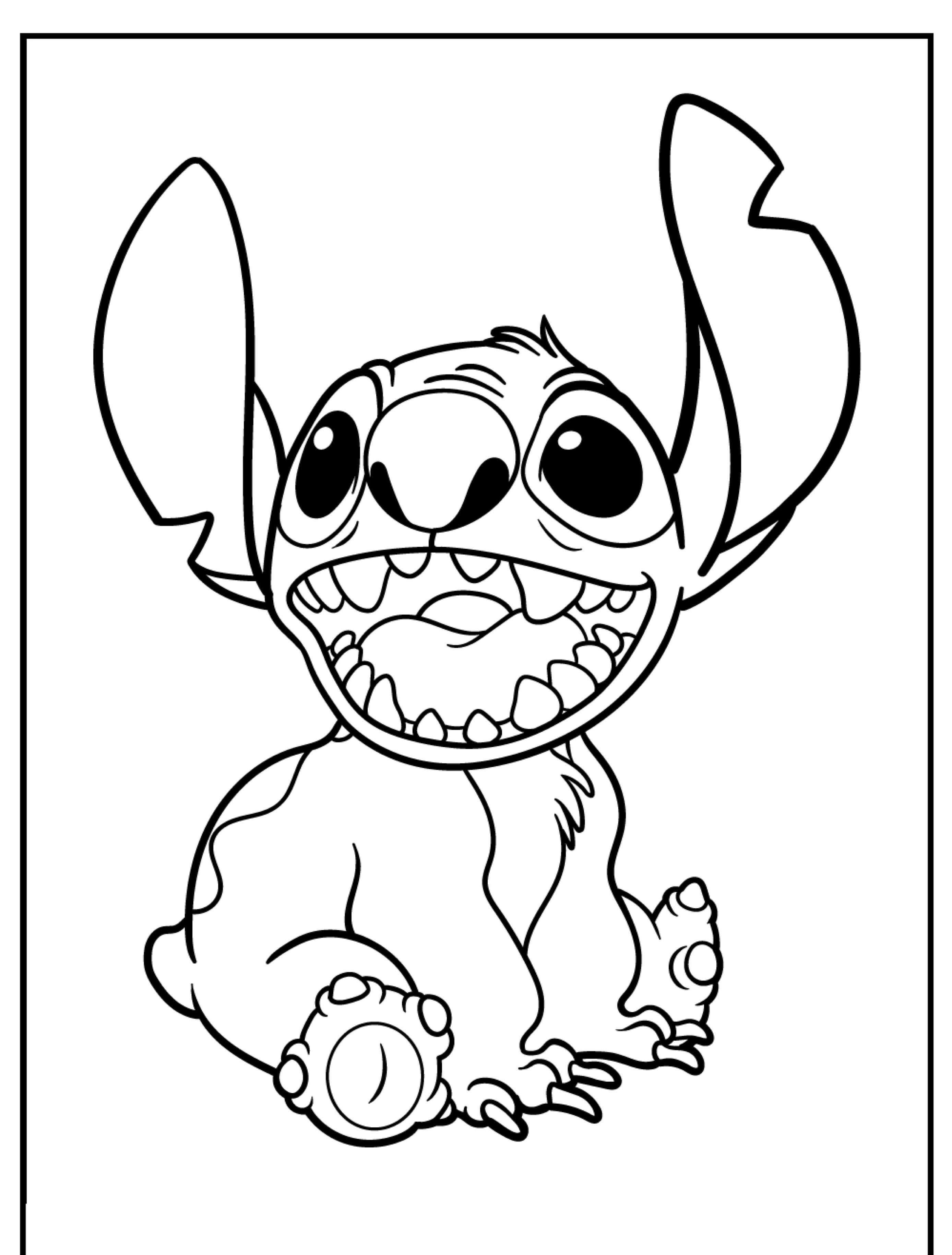 Um desenho em preto e branco do Stitch do filme de animação Lilo & Stitch, sentado e sorrindo com olhos e orelhas grandes, perfeito para colorir.