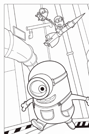 Três Minions em uma cena divertida: um correndo, outro voando com um jetpack e o terceiro sendo levantado pelo Minion voador. Perfeito para um "Desenho Para Colorir", é cheio de diversão e ação! Para colorir.