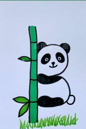 Um desenho fofo de um panda sorridente abraçando um bambu com folhas verdes e grama por baixo. Para desenhar.