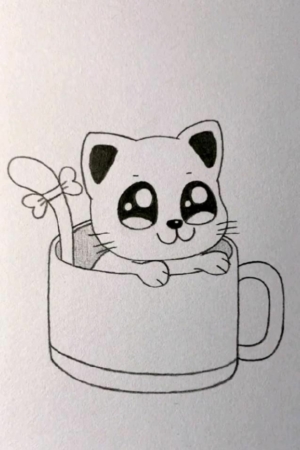 Um Desenho Fofo de um gato fofo de desenho animado com olhos grandes e um rabo abanando sentado em uma xícara de café, parecendo feliz e brincalhão. Para desenhar.