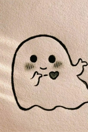 Desenho de um fantasma fofo segurando uma corda com um coração em cada ponta, sorrindo com as bochechas coradas. Para desenhar.