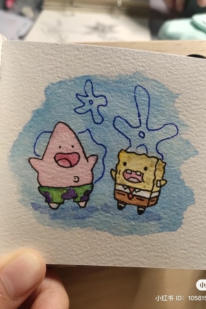 Uma página de caderno de desenho com Desenhos Legais de dois personagens parecidos com Patrick Estrela e Bob Esponja Calça Quadrada segurando águas-vivas.