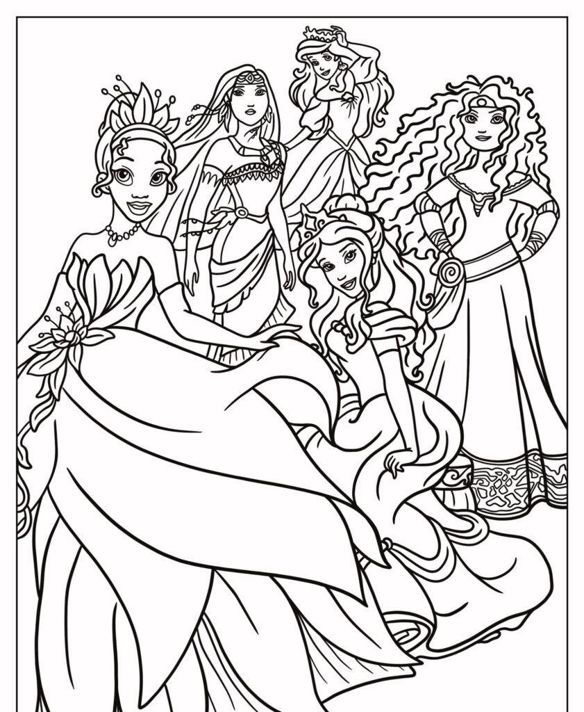 Página para colorir em preto e branco representando cinco princesas em vestidos elegantes com coroas, posando juntas. Desenho para colorir perfeito para qualquer um que ama a realeza mágica e gosta de atividades criativas, dando vida a essas princesas da disney com tons vibrantes.