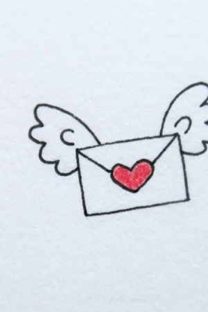 Uma imagem desenhada à mão de uma carta de amor, pequenas asas e um coração vermelho sobre um fundo branco. Para desenhar -