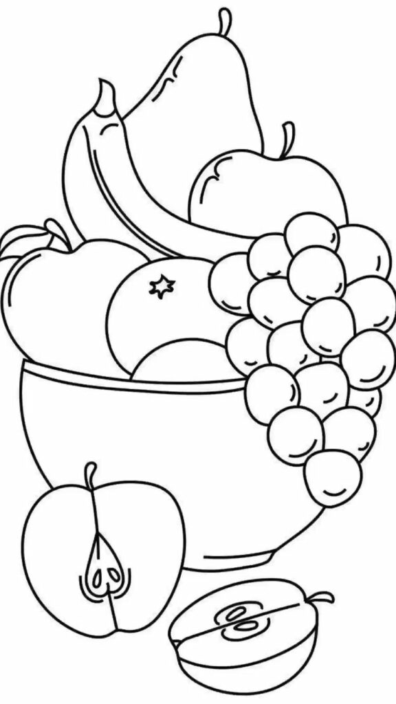 Desenho de frutas mostrando uma tigela contendo uvas, bananas, peras e maçãs com uma maçã fatiada e uma ameixa ao lado. Perfeito para colorir ou imprimir.