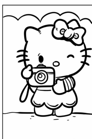 Hello Kitty segurando uma câmera, de pé, contra um fundo simples com um contorno de nuvem no topo, perfeito para os entusiastas de Hello Kit para colorir.